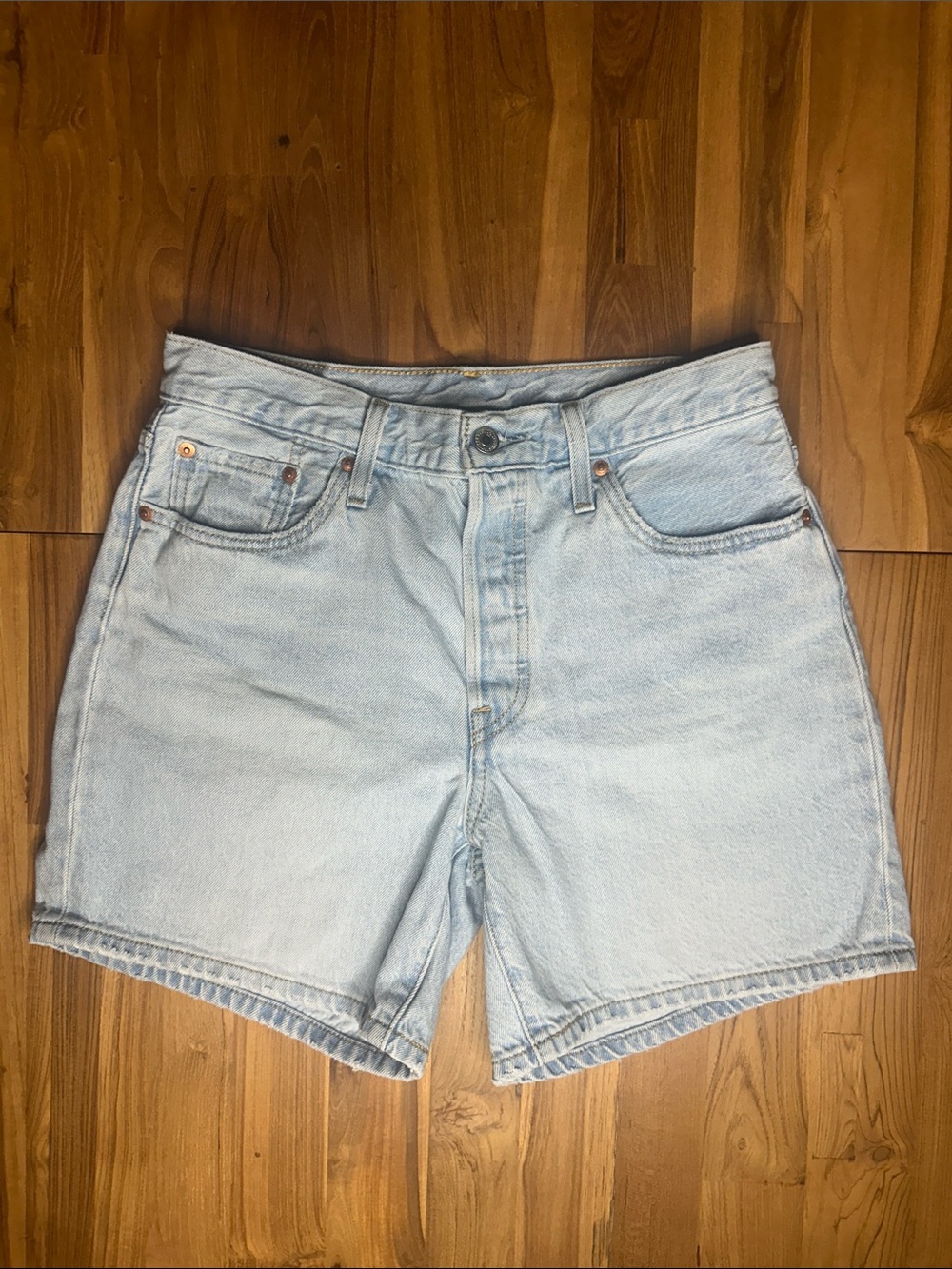 Levi’s 501 Mid-Thigh Shorts — Size 29 — Light Wash